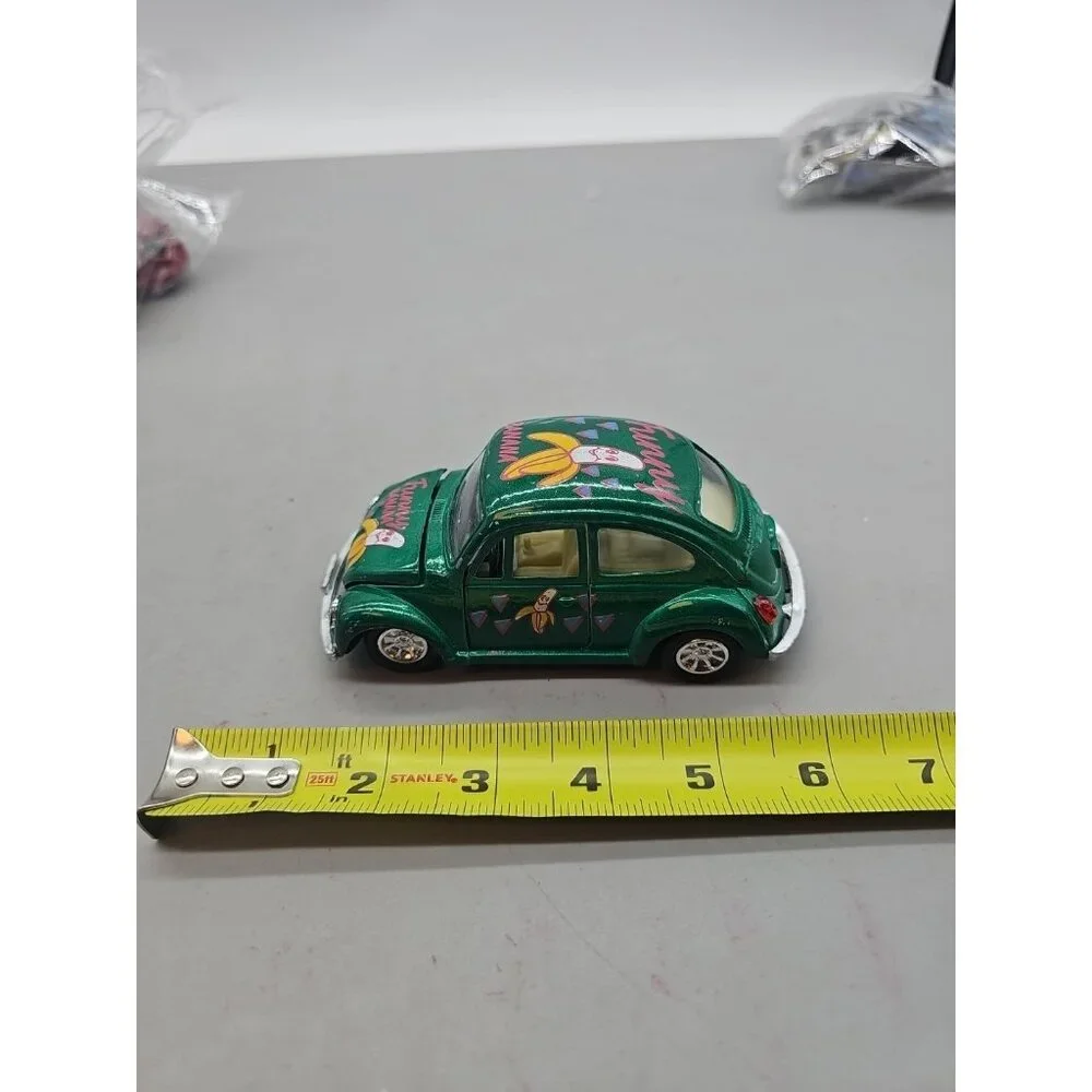 Volkswagen Funny Beetles Green Diecast Pullback Car “Funny Banana”‎ mk